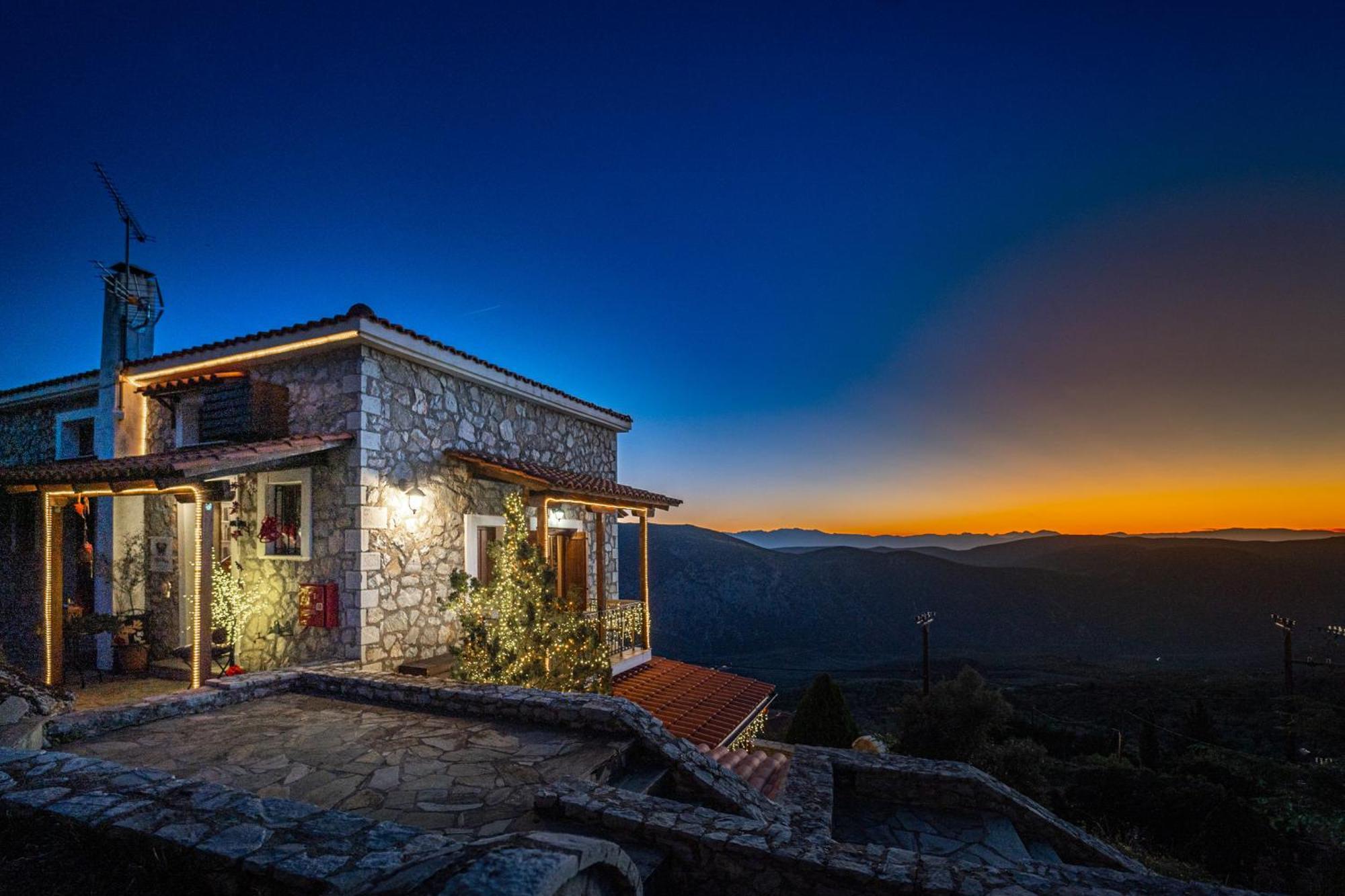 Rock Dandy Deluxe Chalet In Arachova - Delphi, Sauna, Prv Parking, Amazing View Eksteriør bilde