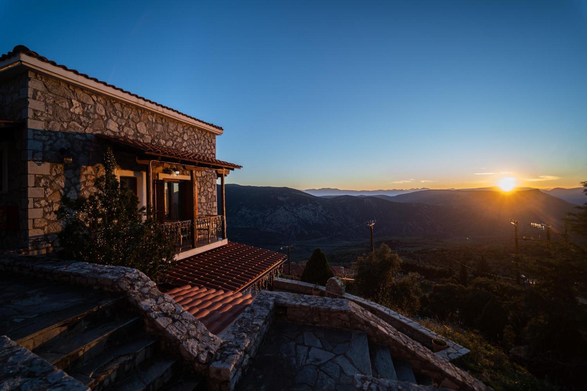 Rock Dandy Deluxe Chalet In Arachova - Delphi, Sauna, Prv Parking, Amazing View Eksteriør bilde